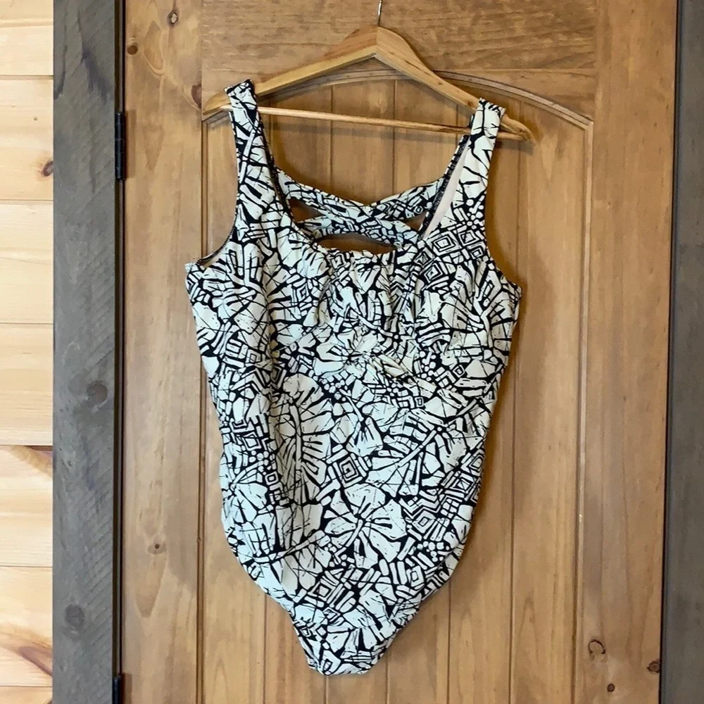 Lands’ End Carmela one piece swimsuit Size 26W